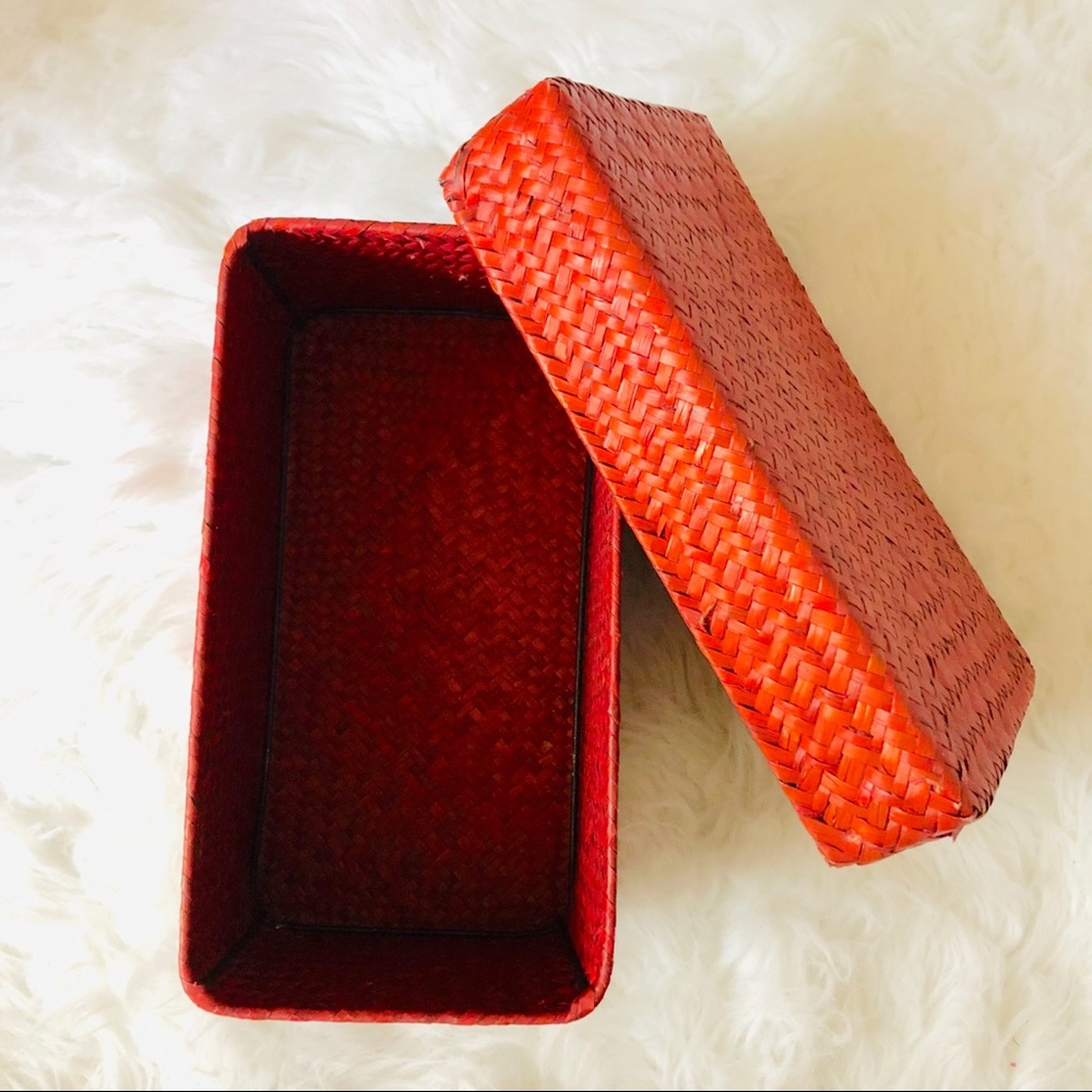 Small Weaved Rectangular Container - Picture 6 of 15